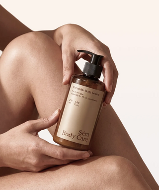 Ceramide Body Lotion en un ambiente decorado