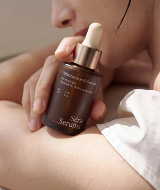 Model using Niacinamide 10 Serum