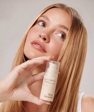 Mannequin utilisant Retinal 0.1 Night Serum
