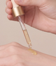 Squalane Face Oil aplicado sobre la piel